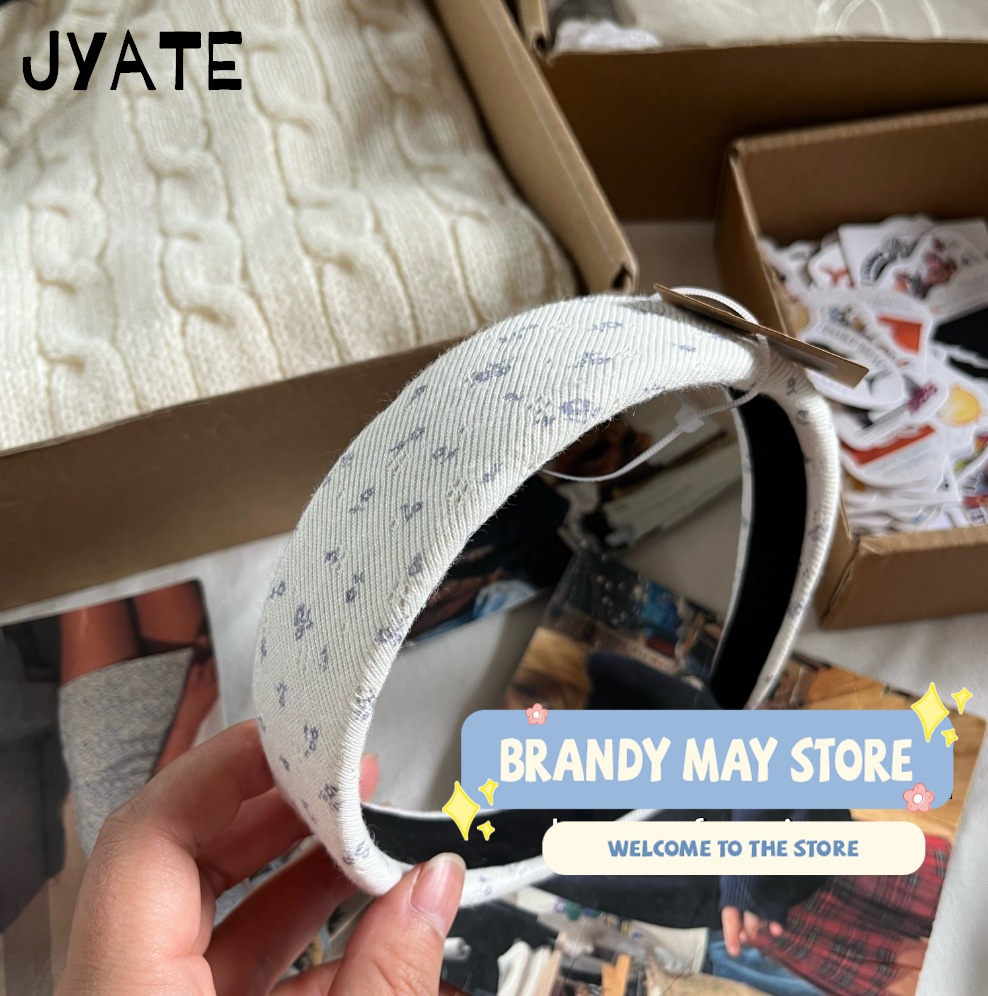 Diademas con estampado gráfico - Street Fashion Magazine reseña y precio